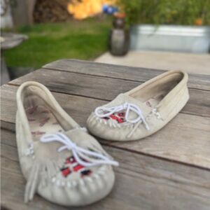 Minnetonka Soft Sole Fringe Moccasins with Beaded Thunderbird